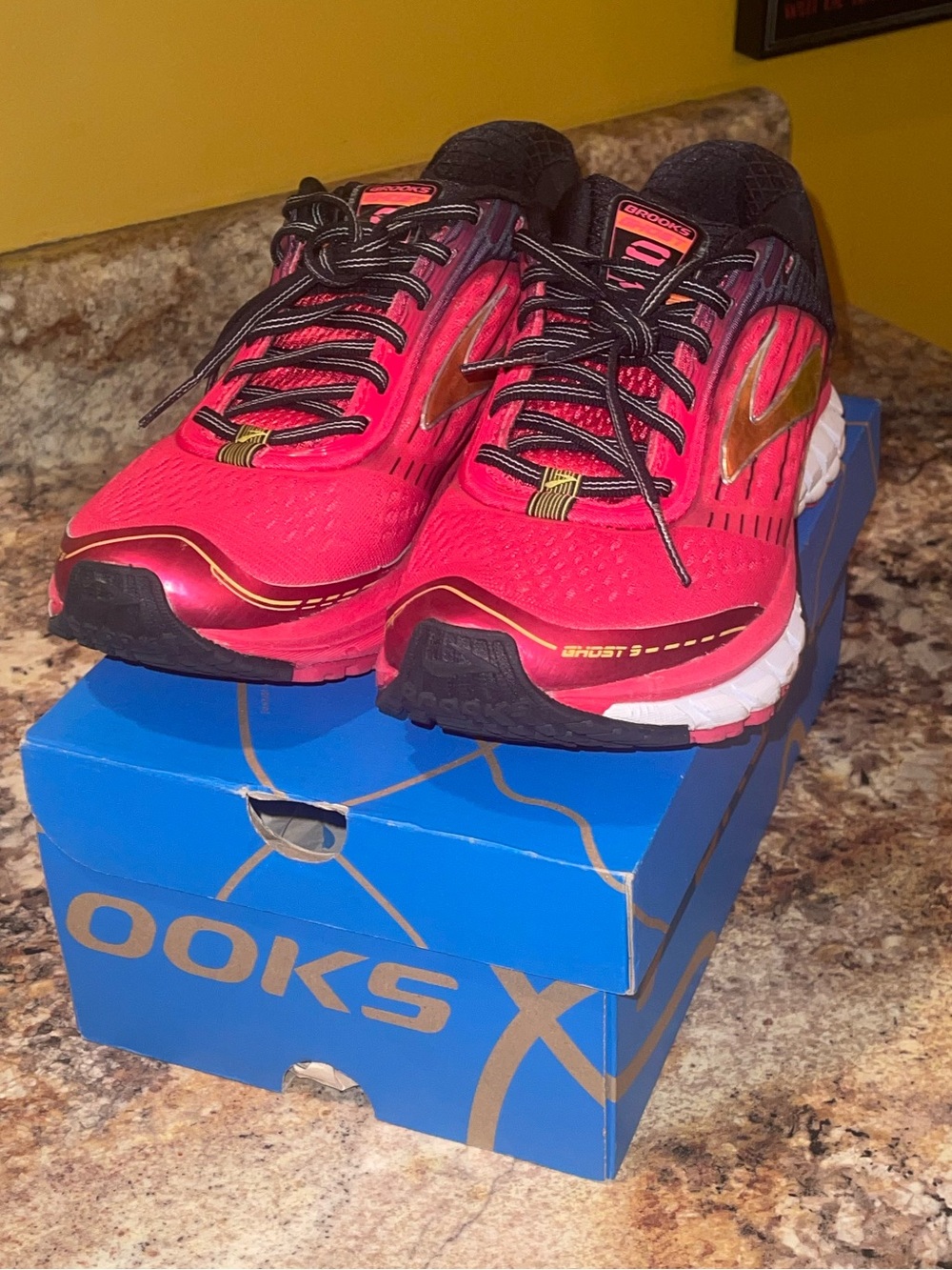 Brooks Ghost 9 Womens Running Sneakers in Pink and Black with Yellow Accent - Picture 4 of 7